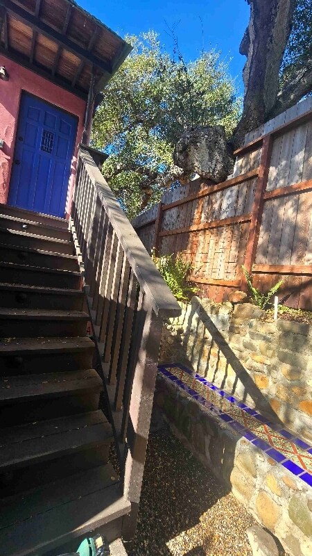 Building Photo - 1440 W Valerio St