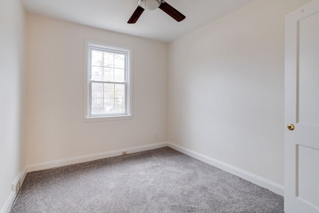 Building Photo - 1809 Glen Ridge Rd