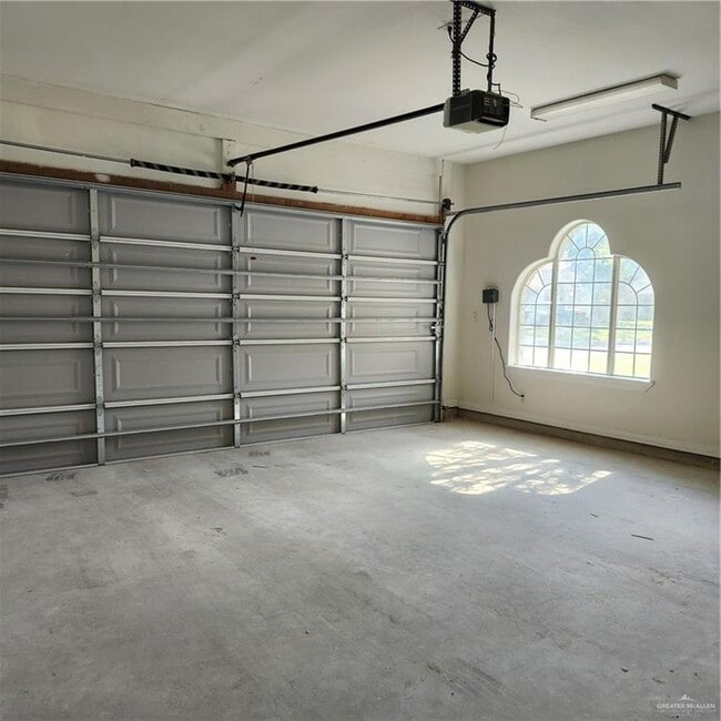 Building Photo - 29 Chateau St
