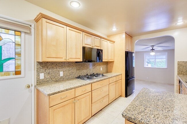 Building Photo - Spacious 3BR / 2BA Single-Story Pool Home in Granada Hills