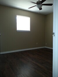 Building Photo - 4665 Hartel