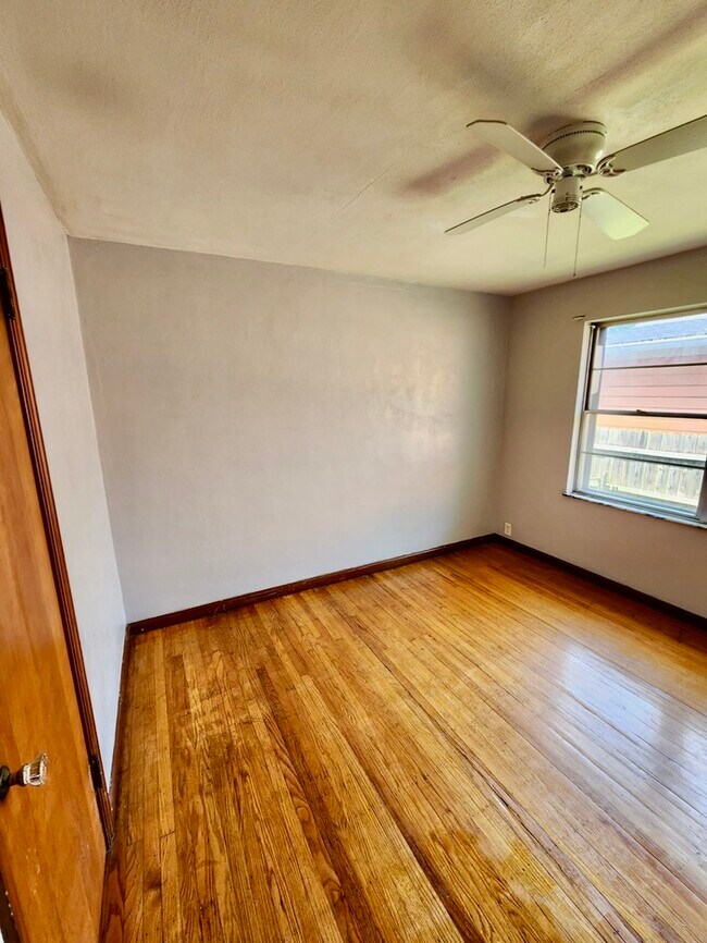 Building Photo - Duplex