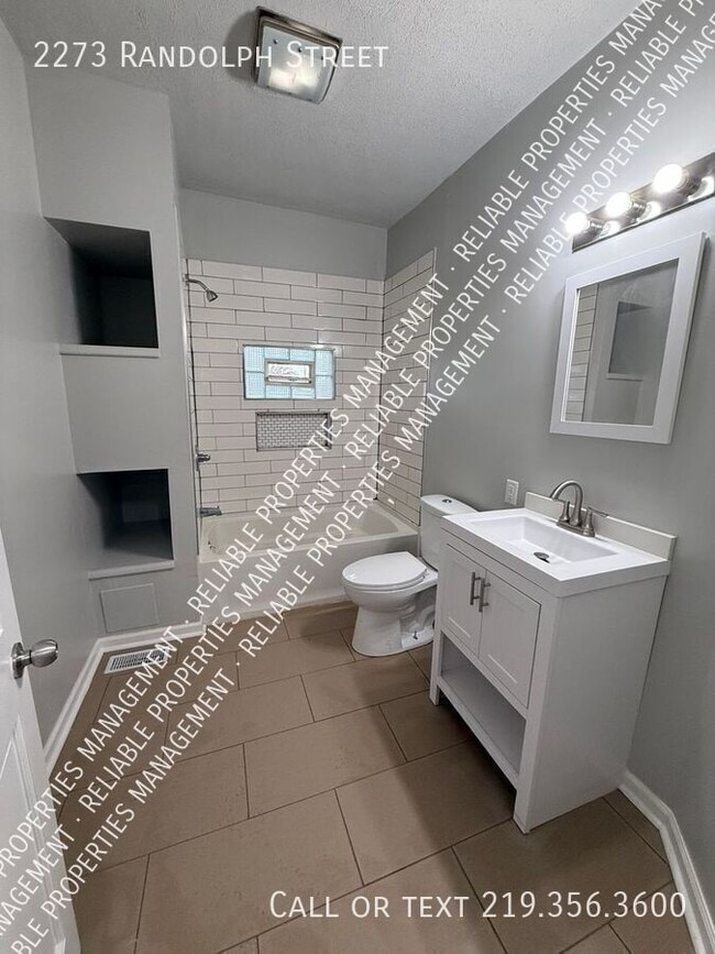 Building Photo - 2273 Randolph St