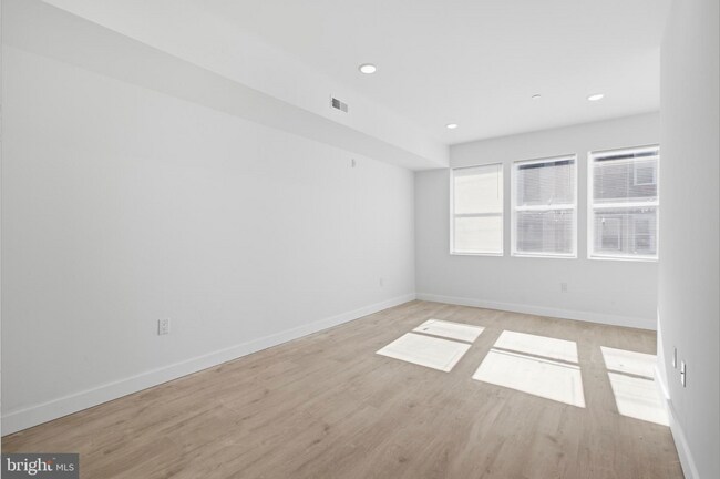 Building Photo - 2326 N 16th St