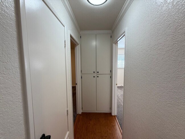 Building Photo - 4-bedroom single story in East Modesto!