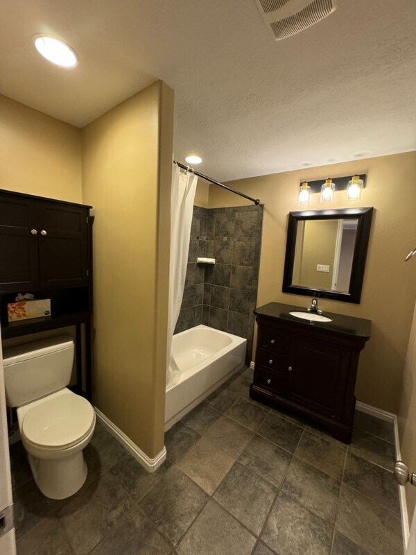 Building Photo - 8291 Water Oak Dr