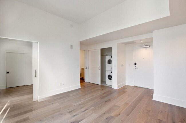 Building Photo - 1075 Market St