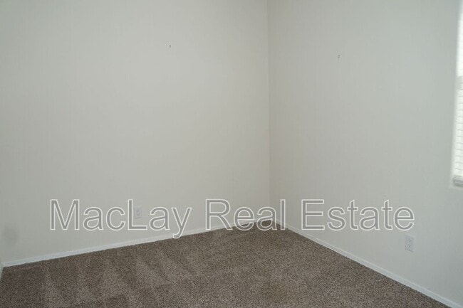 Building Photo - 1083 W Chimes Tower Dr