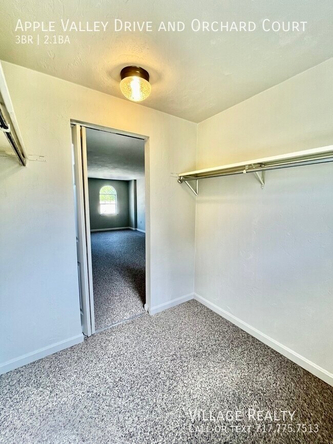 Building Photo - 710 Apple Valley Dr