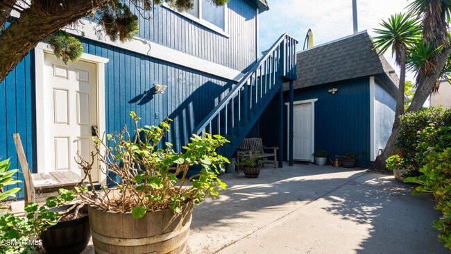 Building Photo - 5510 Driftwood St