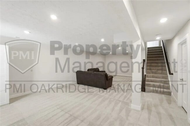 Building Photo - 414 Sydney Dr
