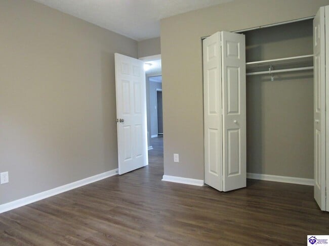 Building Photo - 244 Metts Ct