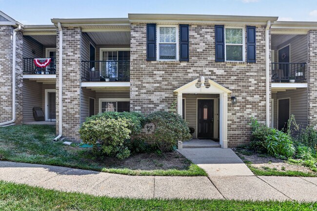Building Photo - 1 Bed, 1 Bath Condo In Desirable Blue Bell Community!