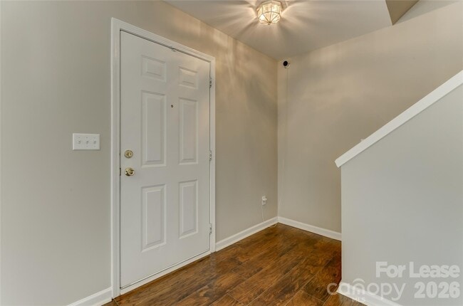 Building Photo - 524 Stillgreen Ln