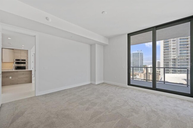 Building Photo - 301 1st St S