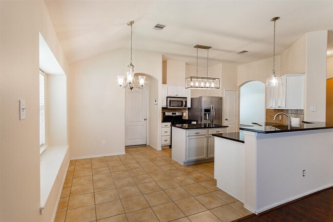 Building Photo - 24807 Lazy Tee Ln