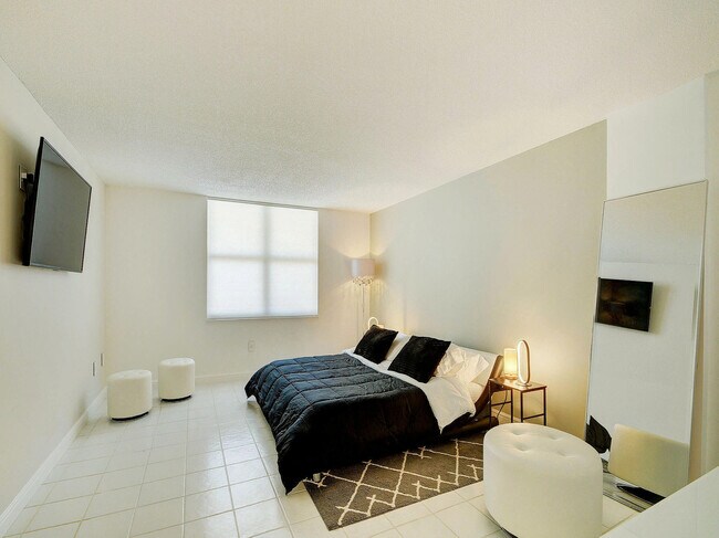 Building Photo - 3460 S Ocean Blvd