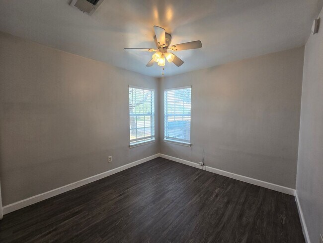 Building Photo - 4304 Duval Rd