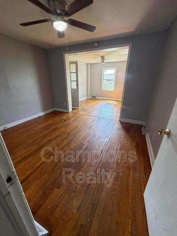 Building Photo - 3122 Baldwin St