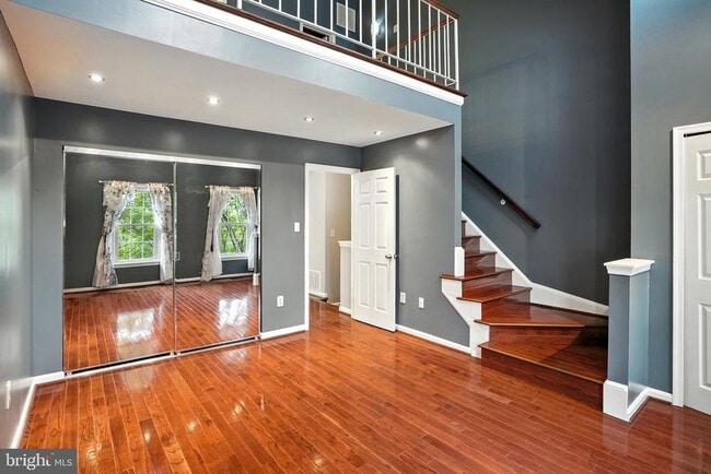 Building Photo - 12863 Mill Brook Ct