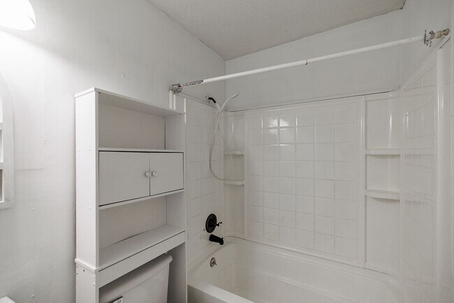 Building Photo - Charming 2 Bedroom, 1 Bath Home in Colbert...