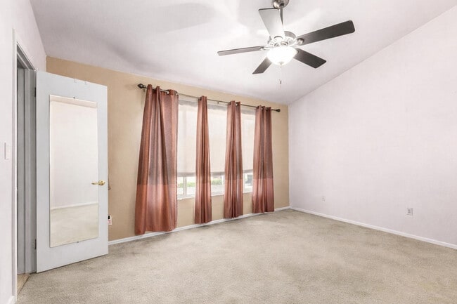 Building Photo - 500 N Roosevelt Ave