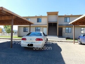 Building Photo - 1102 E Carolina Ave