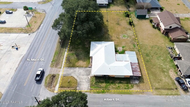 Building Photo - 2129 N Main St