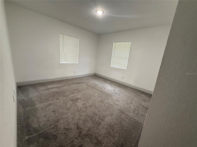 Building Photo - 13 Volusia Dr