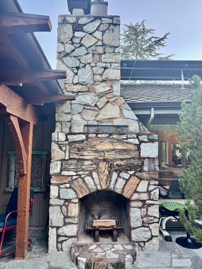 Building Photo - Immaculate Designer Furnished Studio in Country close to Town (Auburn, CA)