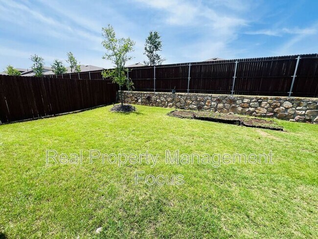 Building Photo - 7321 Bledington Ln