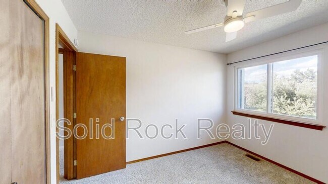 Building Photo - 3483 Mountainside Dr