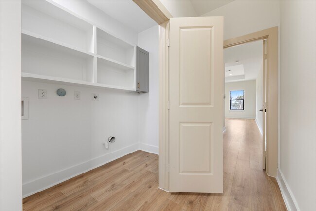 Building Photo - 1113 Danube St