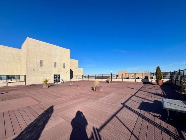 Building Photo - 4515 Willard Ave