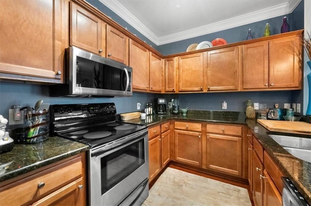 Building Photo - 2230 Cheshire Bridge Rd NE