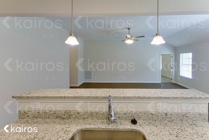 Building Photo - 421 McGriff St