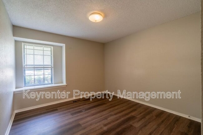 Building Photo - 7130 S Darlington Ave