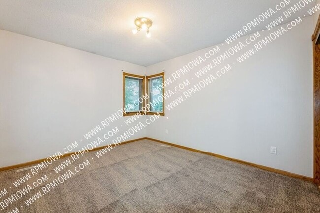 Building Photo - 2106 Timberline Ln