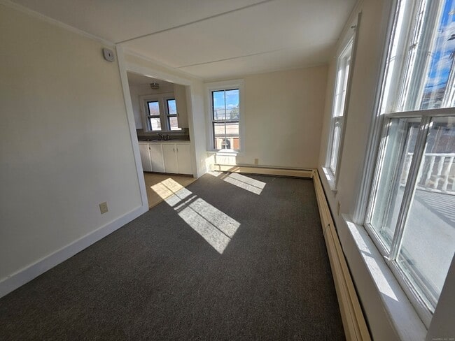 Building Photo - 110 Main St