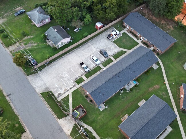 Building Photo - 100 Robbins Ave