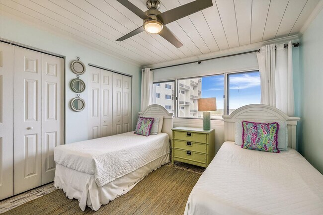 Building Photo - 23223 Front Beach Rd