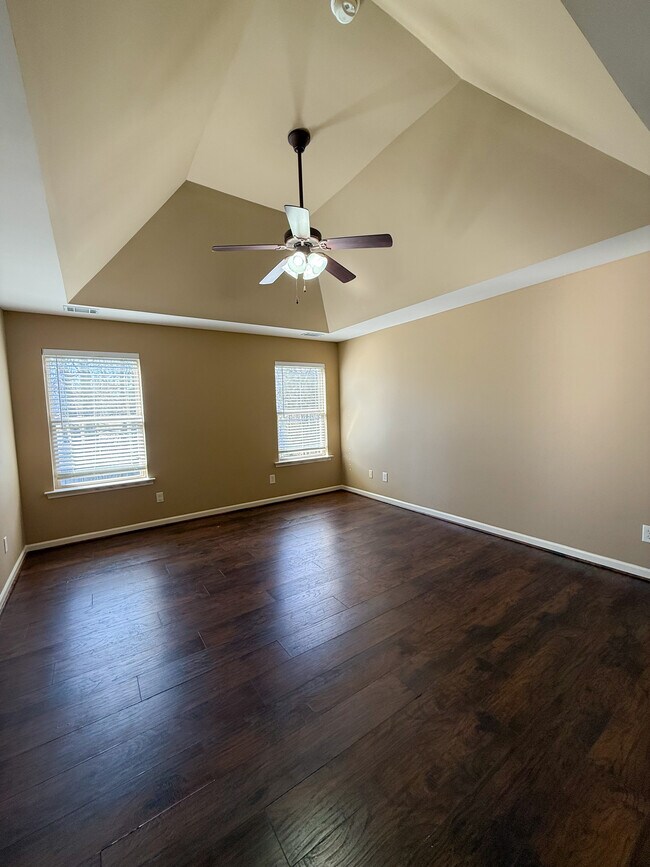 Building Photo - 1252 Washington Dr