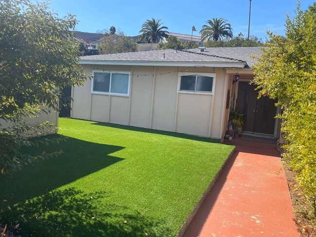 Building Photo - 14680 Penasquitos Dr