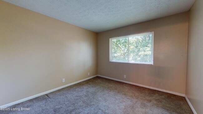 Building Photo - 7074 Wildwood Cir