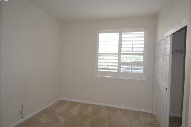 Building Photo - 1612 Marina Way
