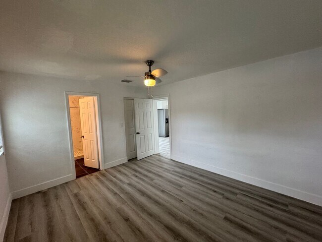 Building Photo - Recently Renovated 4/2 Home with Open Layout & Huge Backyard