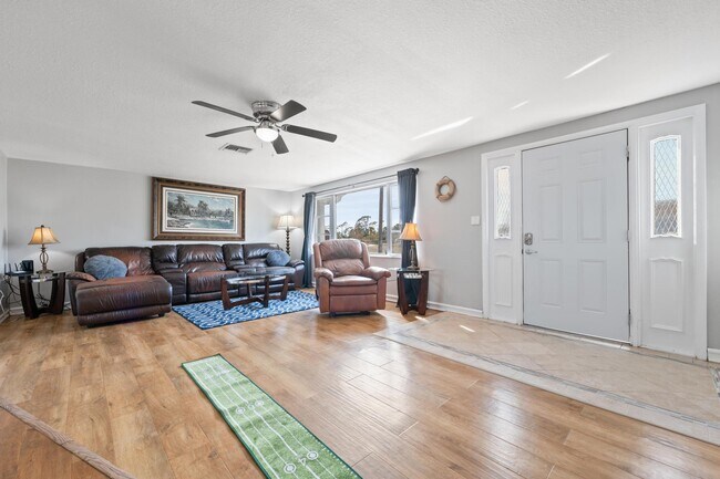 Building Photo - 121 Carlisle Ave NW