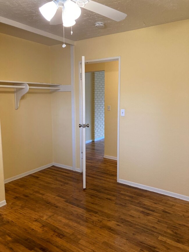 Building Photo - Charming Bungalow in Roselawn – Available ...