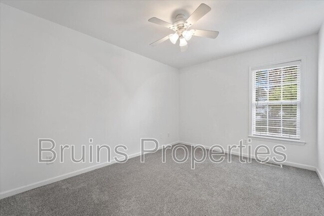 Building Photo - 1520 Birkdale Ct