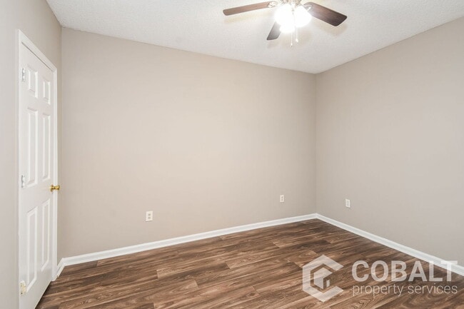 Building Photo - 987 Collier Rd NW